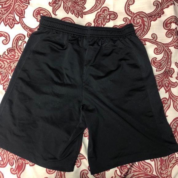 💜SOLD💜Black Under Armour Shorts Youth Large - Picture 2 of 3